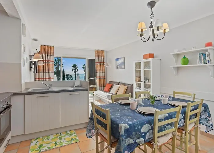 Superbe 2 Chamb Vue Parking アパート ロクブリューヌ・シュル・アルジャン